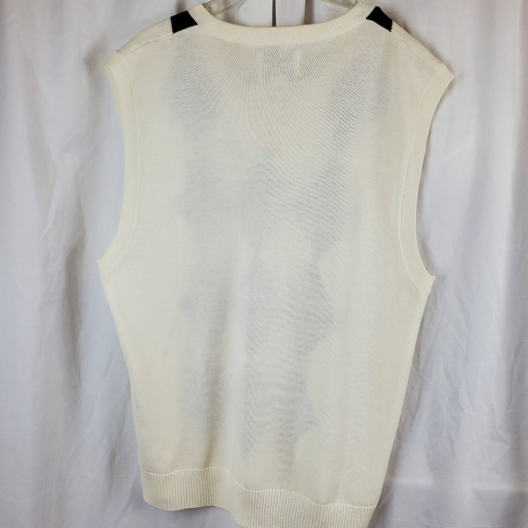 Haggard Men's V-Neck Argyle Sweater - Picture 5 of 5